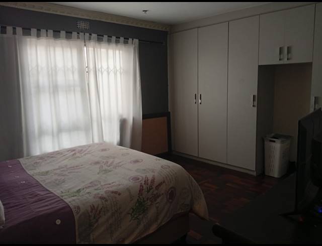 3 BEDROOM FREEHOLD FOR SALE IN ILITHA PARK